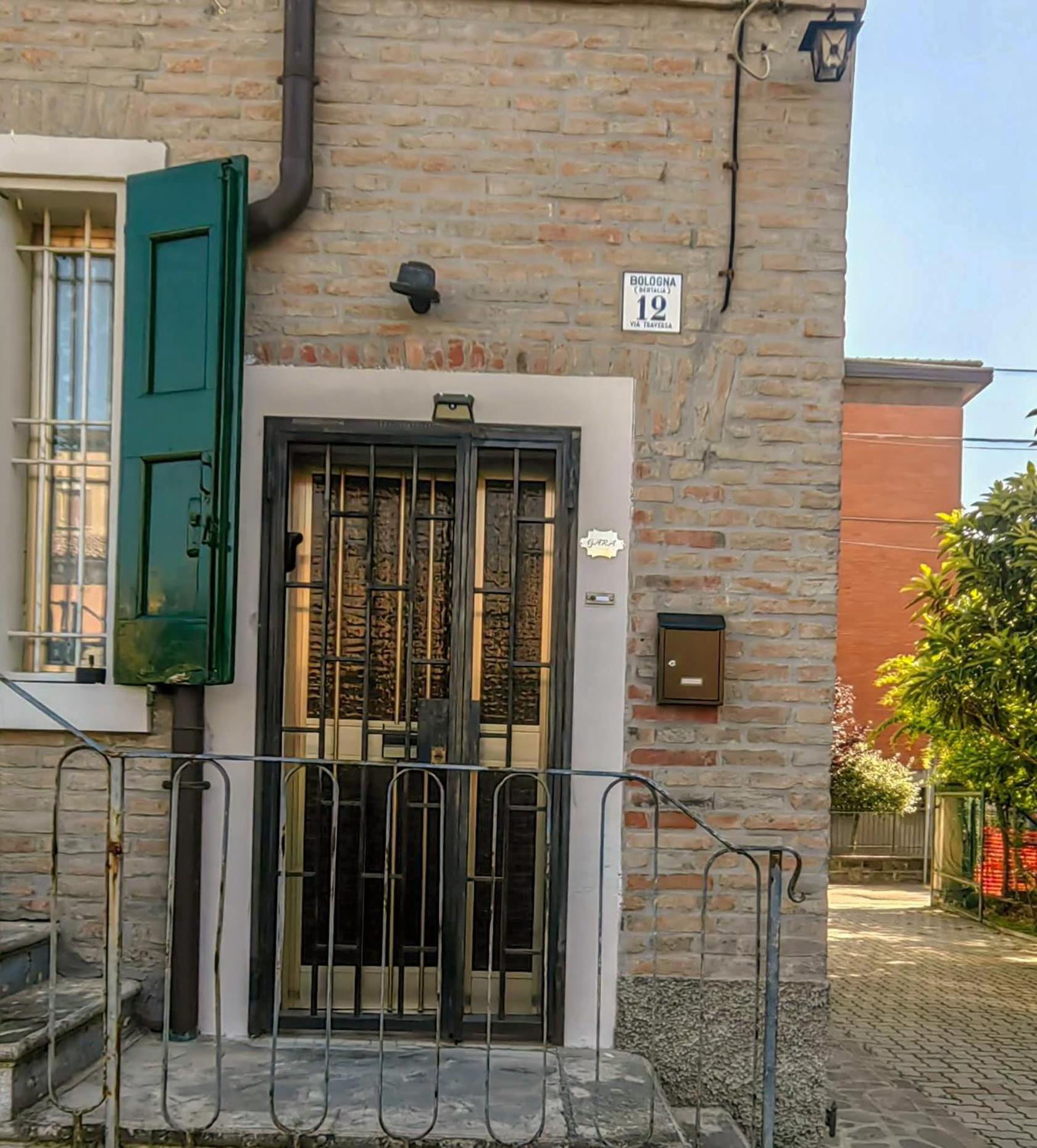 Gara Holiday Home- Bologna Airport Suite Bolonha Exterior foto